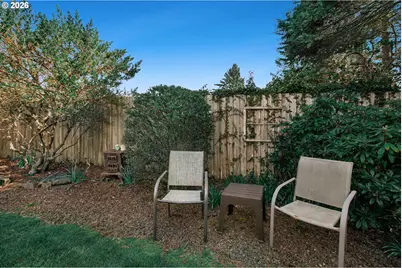 806 NE Mast Ave, Lincoln City, OR 97367 - Photo 32