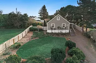 806 NE Mast Ave, Lincoln City, OR 97367 - Photo 34