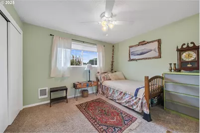 1003 Grove Ave, Tillamook, OR 97141 - Photo 14