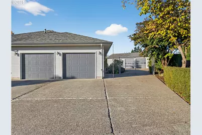 1085 Deer Run Ln, Woodburn, OR 97071 - Photo 34