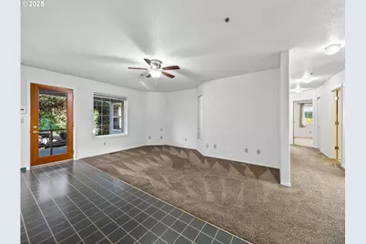 1085 Deer Run Ln, Woodburn, OR 97071 - Photo 14