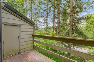 40 Cervantes Cir, Lake Oswego, OR 97035 - Photo 24