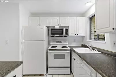 40 Cervantes Cir, Lake Oswego, OR 97035 - Photo 12