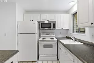 40 Cervantes Cir, Lake Oswego, OR 97035 - Photo 12