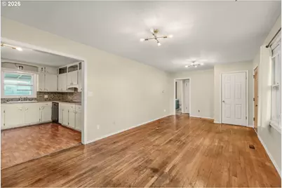 915 E Marquam St, Mount Angel, OR 97362 - Photo 4