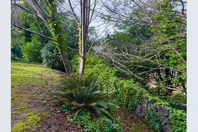 510 E 4th St, Coquille, OR 97423 - Photo 8