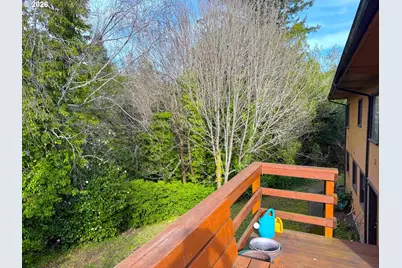 510 E 4th St, Coquille, OR 97423 - Photo 4