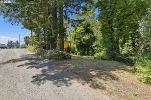 510 E 4th St, Coquille, OR 97423 - Photo 8