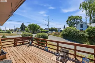 510 E 4th St, Coquille, OR 97423 - Photo 32