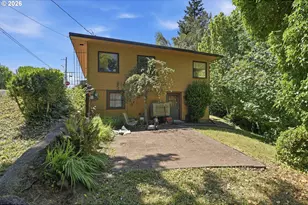 510 E 4th St, Coquille, OR 97423 - Photo 2