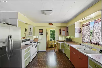 510 E 4th St, Coquille, OR 97423 - Photo 20