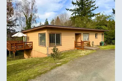 510 E 4th St, Coquille, OR 97423 - Photo 10