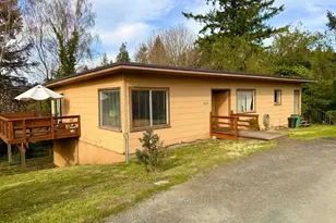 510 E 4th St, Coquille, OR 97423 - Photo 10