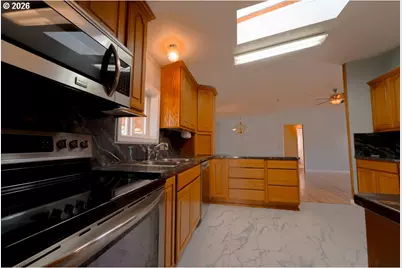 205 Boone Rd, Salem, OR 97306 - Photo 14