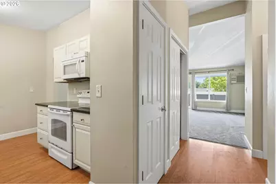 10090 SW Beaverton Hillsdale Hwy #13, Beaverton, OR 97005 - Photo 4