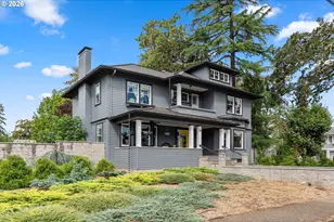 211 S 3rd St, Cottage Grove, OR 97424 - Photo 2