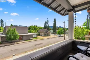 211 S 3rd St, Cottage Grove, OR 97424 - Photo 28