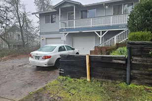 421 S 58th St, Springfield, OR 97478 - Photo 1