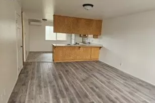 421 S 58th St, Springfield, OR 97478 - Photo 2