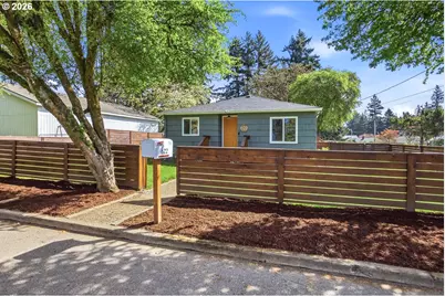 622 SE 111th Ave, Portland, OR 97216 - Photo 2