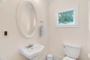 14 SW Whitaker St, Portland, OR 97239 - Photo 12