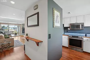 170 N Hayden Bay Dr, Portland, OR 97217 - Photo 14