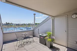 170 N Hayden Bay Dr, Portland, OR 97217 - Photo 12