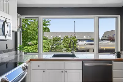 170 N Hayden Bay Dr, Portland, OR 97217 - Photo 16