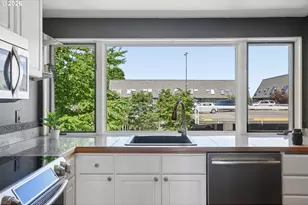 170 N Hayden Bay Dr, Portland, OR 97217 - Photo 16