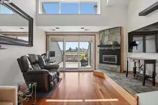 170 N Hayden Bay Dr, Portland, OR 97217 - Photo 8