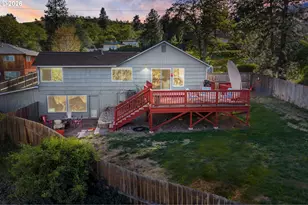 410 E 15th Pl, The Dalles, OR 97058 - Photo 4