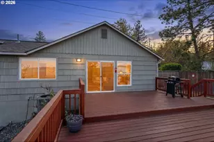 410 E 15th Pl, The Dalles, OR 97058 - Photo 6