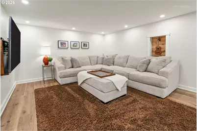 4005 NE Hassalo St, Portland, OR 97232 - Photo 10