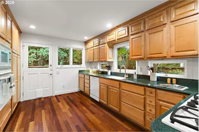 6260 SW Arranmore Pl, Portland, OR 97223 - Photo 12