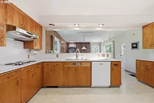 3606 NE Maywood Pl, Maywood Park, OR 97220 - Photo 12