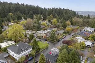 6925 SE Morrison Ave, Portland, OR 97215 - Photo 48