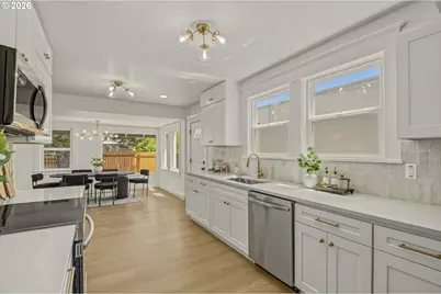 9131 N Lombard St, Portland, OR 97203 - Photo 8