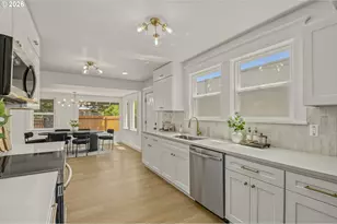 9131 N Lombard St, Portland, OR 97203 - Photo 8