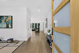 9228 SW 50th Ave, Portland, OR 97219 - Photo 4