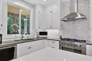 9228 SW 50th Ave, Portland, OR 97219 - Photo 16