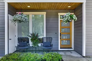 9228 SW 50th Ave, Portland, OR 97219 - Photo 2
