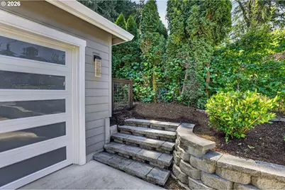 9228 SW 50th Ave, Portland, OR 97219 - Photo 36