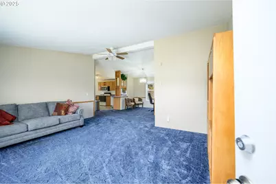 196 W 15th St, Lafayette, OR 97127 - Photo 8