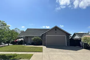 1740 Calistoga Ct, Eugene, OR 97402 - Photo 2