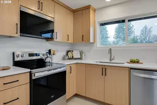 18124 SE Stephens St, Portland, OR 97233 - Photo 10