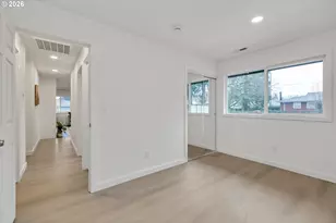 18124 SE Stephens St, Portland, OR 97233 - Photo 16