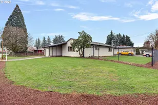 18124 SE Stephens St, Portland, OR 97233 - Photo 22