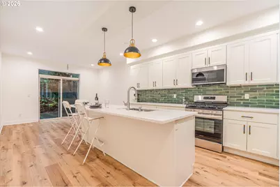 11819 SW 60th Ave, Portland, OR 97219 - Photo 12