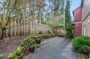 11819 SW 60th Ave, Portland, OR 97219 - Photo 36