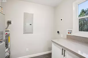 1405 SE 85th Ave, Portland, OR 97216 - Photo 12